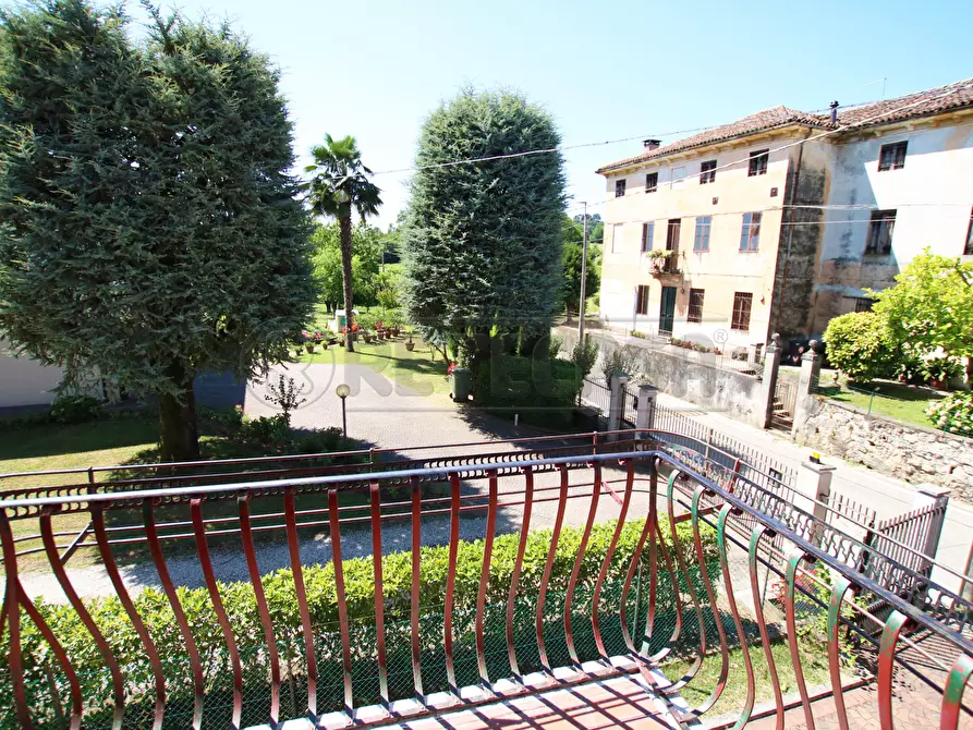 Immagine 16 di Villa in affitto  a Vicenza