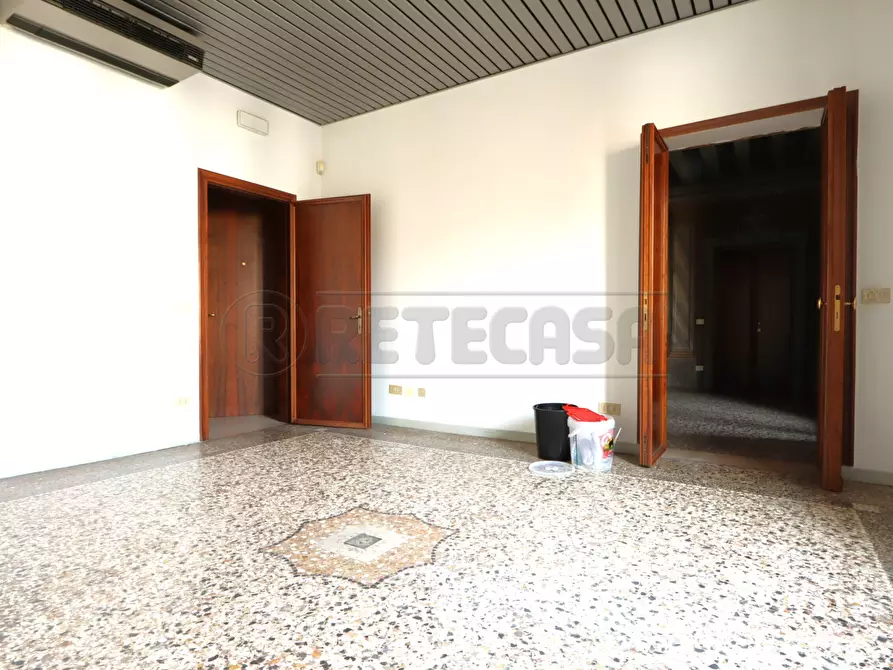 Immagine 5 di Ufficio in affitto  in Corso SS. Felice e Fortunato 3 a Vicenza