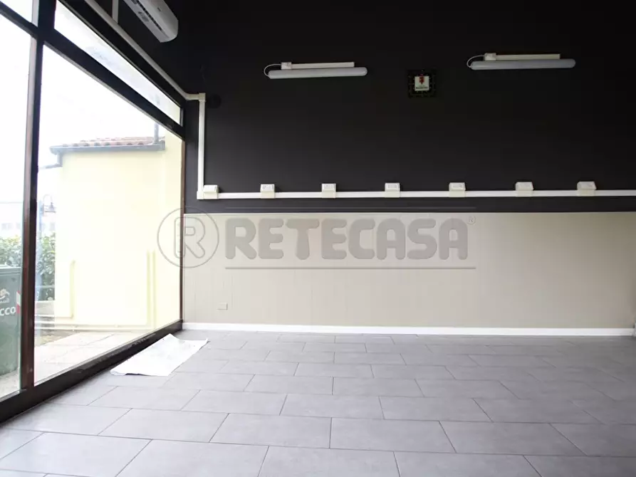 Immagine 14 di Locale commerciale in affitto  in Via Piazza Villaganzerla a Castegnero