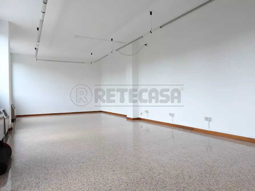 Immagine 23 di Ufficio in affitto  in Via Aldo Moro 10 a Vicenza