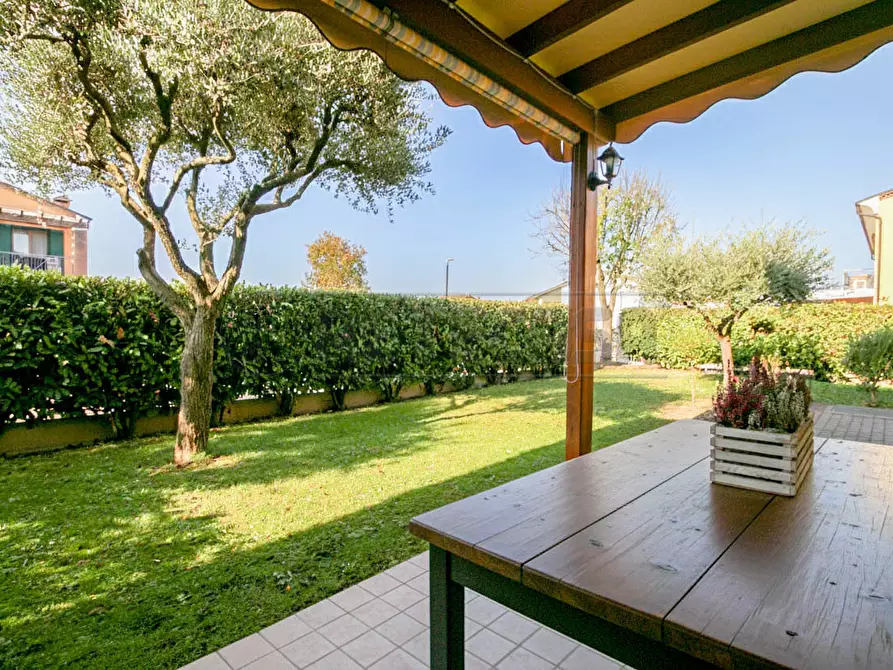 Immagine 1 di Bilocale in vendita  in VIA EUROPA 12 a Quinto Vicentino