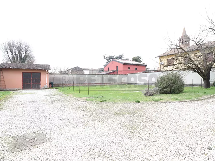 Immagine 7 di Rustico / casale in vendita  a Bondeno