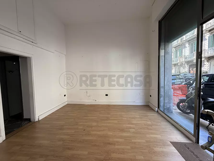 Immagine 6 di Locale commerciale in affitto  in Via dei Mille 85-87 a Messina