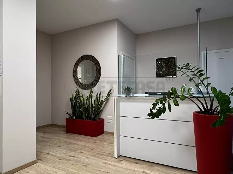 Immagine 7 di Locale commerciale in vendita  a Montecchio Maggiore