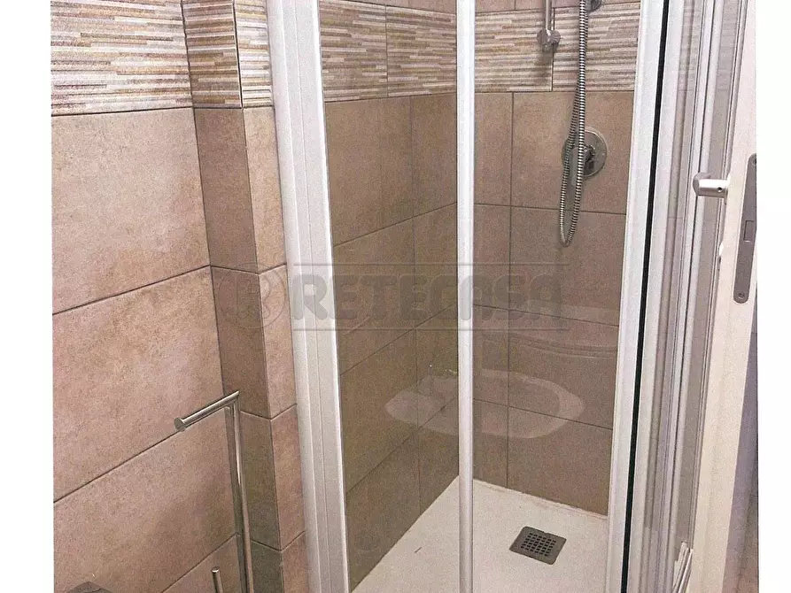 Immagine 8 di Monolocale in affitto  a Bergamo