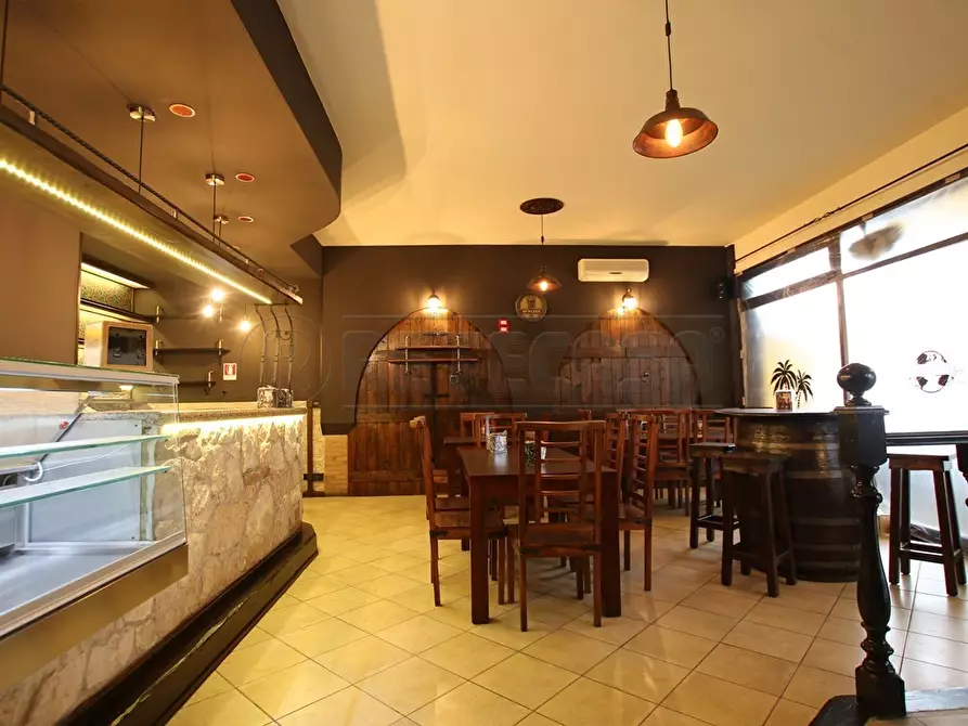 Immagine 4 di Locale commerciale in affitto  in Via Piazza Villaganzerla a Castegnero