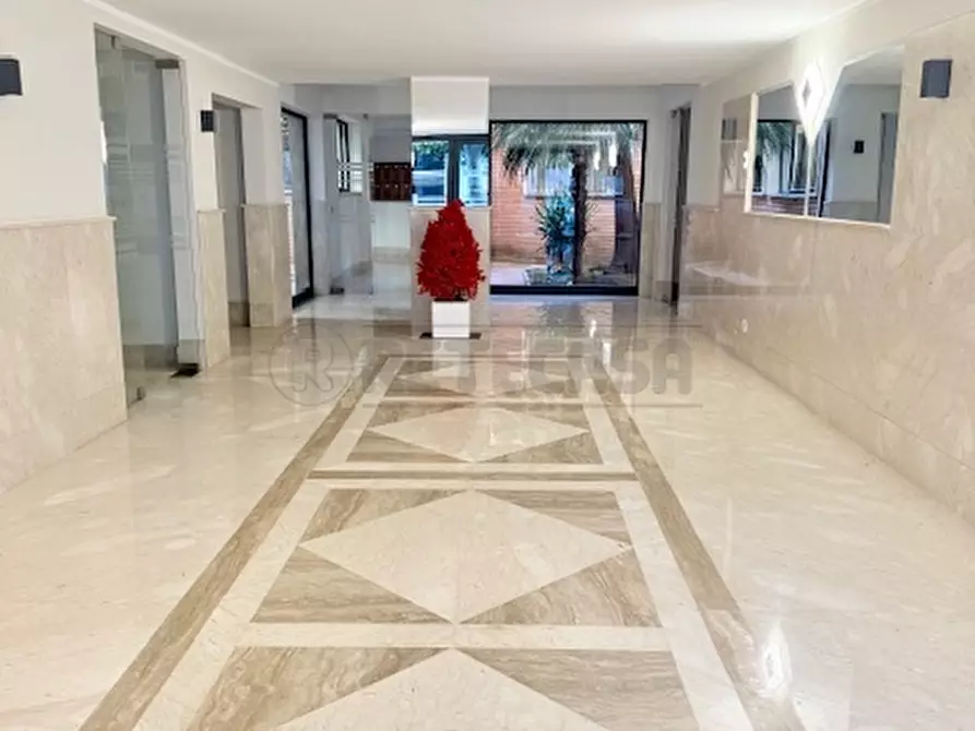 Immagine 4 di Trilocale in vendita  in Via Sandro Pertini 1 a Salerno