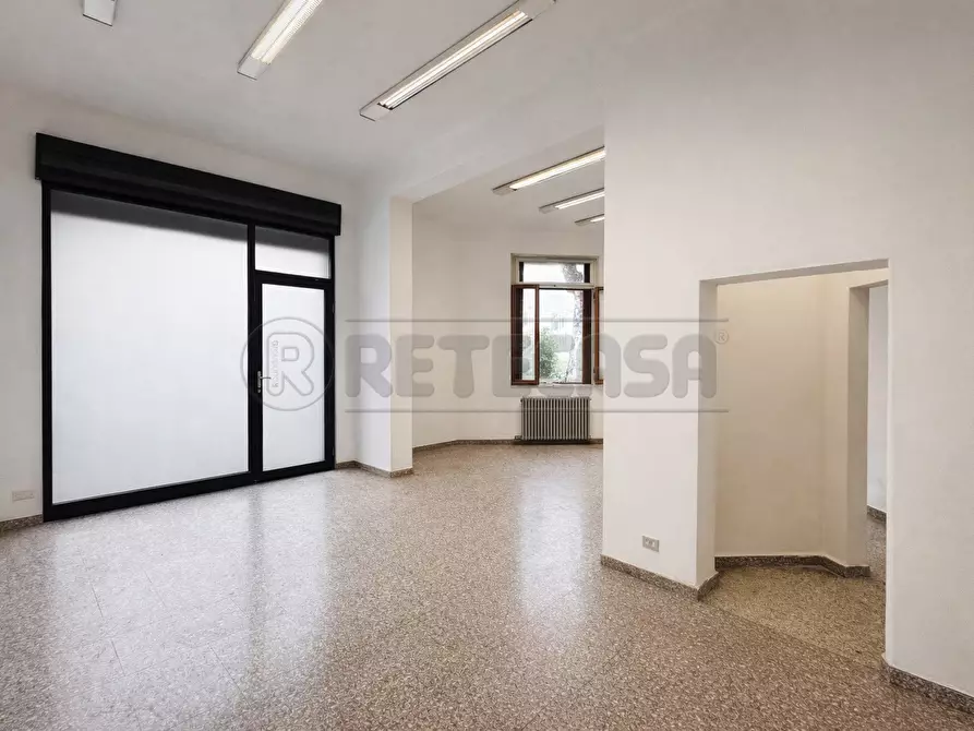 Immagine 2 di Locale commerciale in affitto  in Via Giovanni Gradenigo 2 a Padova