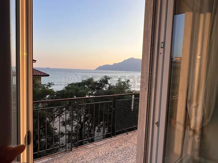 Immagine 29 di Quadrilocale in affitto  in Lungomare Cristoforo Colombo 39 a Salerno