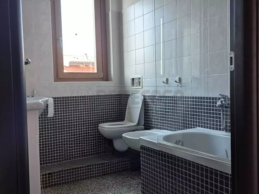 Immagine 14 di Trilocale in affitto  a Cavernago