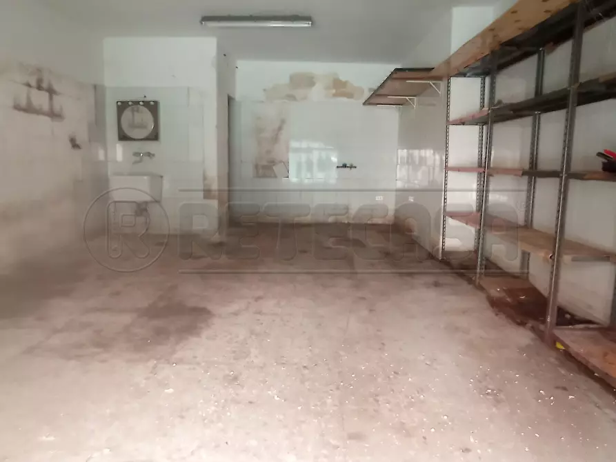 Immagine 1 di Garage in vendita  in Via Castromediano a Gallipoli