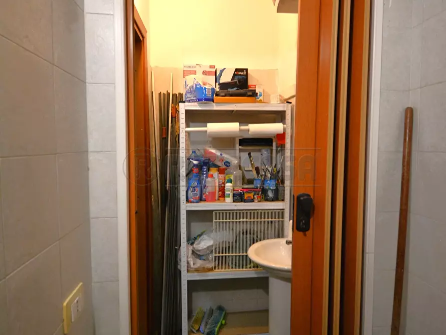 Immagine 8 di Locale commerciale in vendita  in Viale Teodoro Roosevelt 15 a Messina