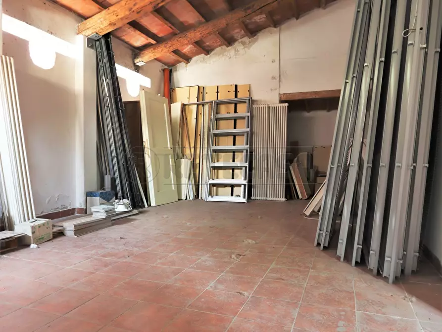 Immagine 12 di Locale commerciale in affitto  a Vicenza