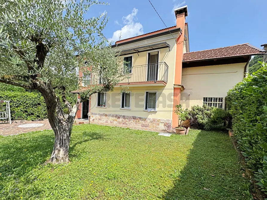 Immagine 7 di Casa indipendente in vendita  in Contrada Zanchi di Novale 2 a Valdagno