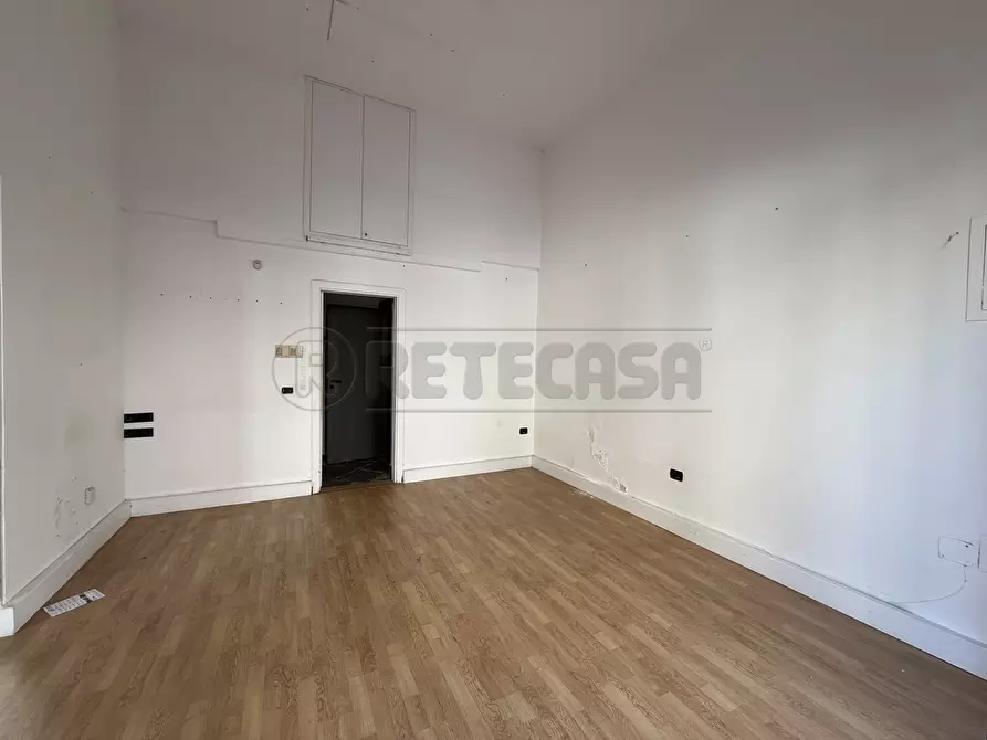 Immagine 5 di Locale commerciale in affitto  in Via dei Mille 85-87 a Messina