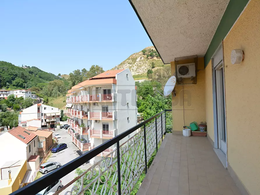 Immagine 17 di Quadrilocale in vendita  in Via Pietro Castelli 250 a Messina