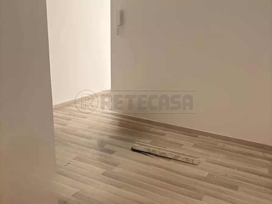 Immagine 8 di Locale commerciale in affitto  in Via Nicola Antonio Mantenga 13 a Salerno