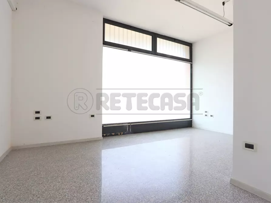 Immagine 11 di Ufficio in vendita  in Via delle Ginestre a Camisano Vicentino