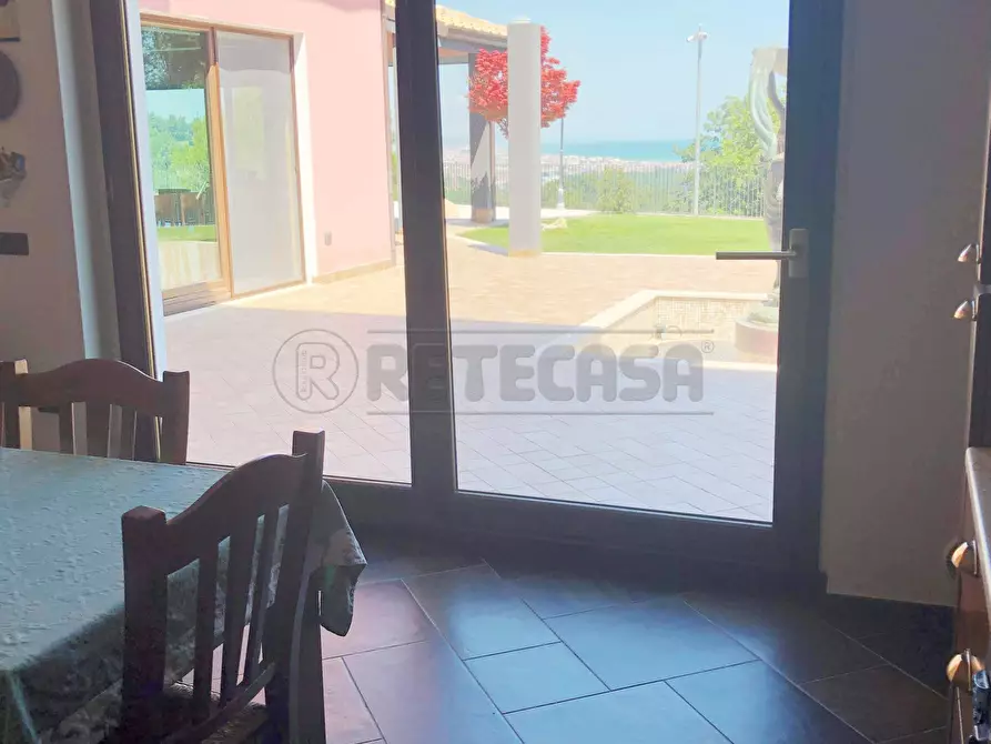 Immagine 10 di Villa in vendita  a Francavilla Al Mare