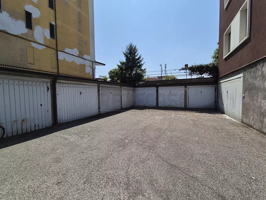 Immagine 7 di Garage in vendita  in Via Eridano a Cremona