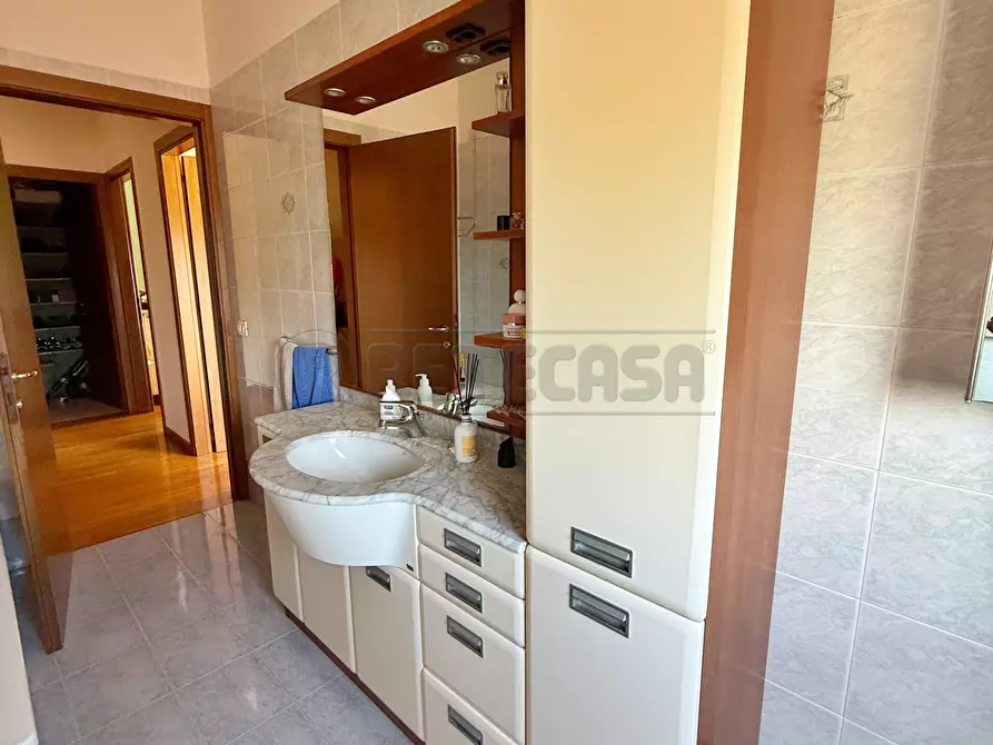 Immagine 9 di Bilocale in vendita  a Arzignano