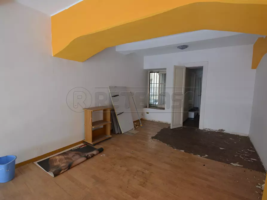 Immagine 9 di Locale commerciale in vendita  in Via Ghibellina 118 a Messina