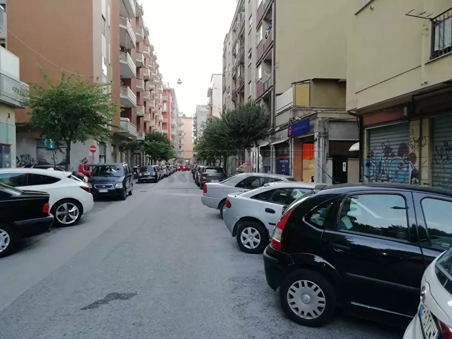 Immagine 1 di Locale commerciale in affitto  in Via XX Settembre 71 a Salerno