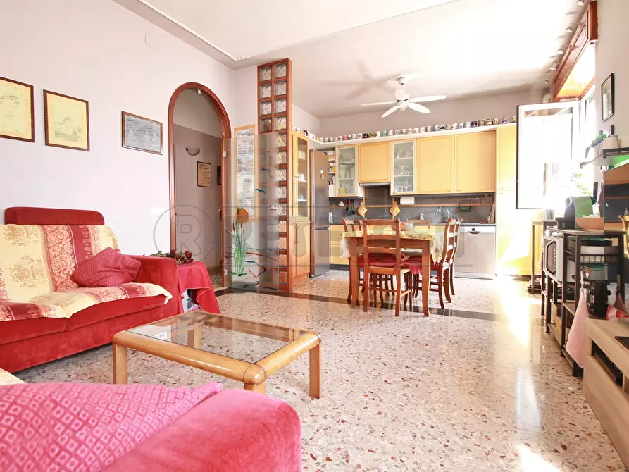 Immagine 1 di Casa semindipendente in vendita  in Via XXIV Maggio 43 a Montebello Vicentino