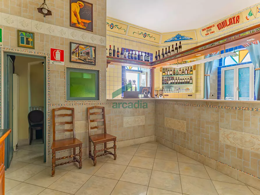 Immagine 76 di Locale commerciale in vendita  in Strada la Grava 16 a Bari