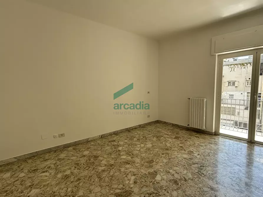Immagine 21 di Trilocale in vendita  in Via Abate Giacinto Gimma 56/A a Bari