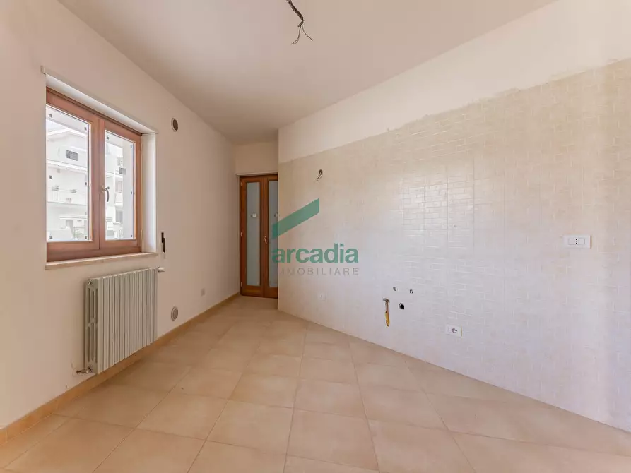 Immagine 25 di Trilocale in vendita  in Via Benigno Zaccagnini 1 a Bitetto