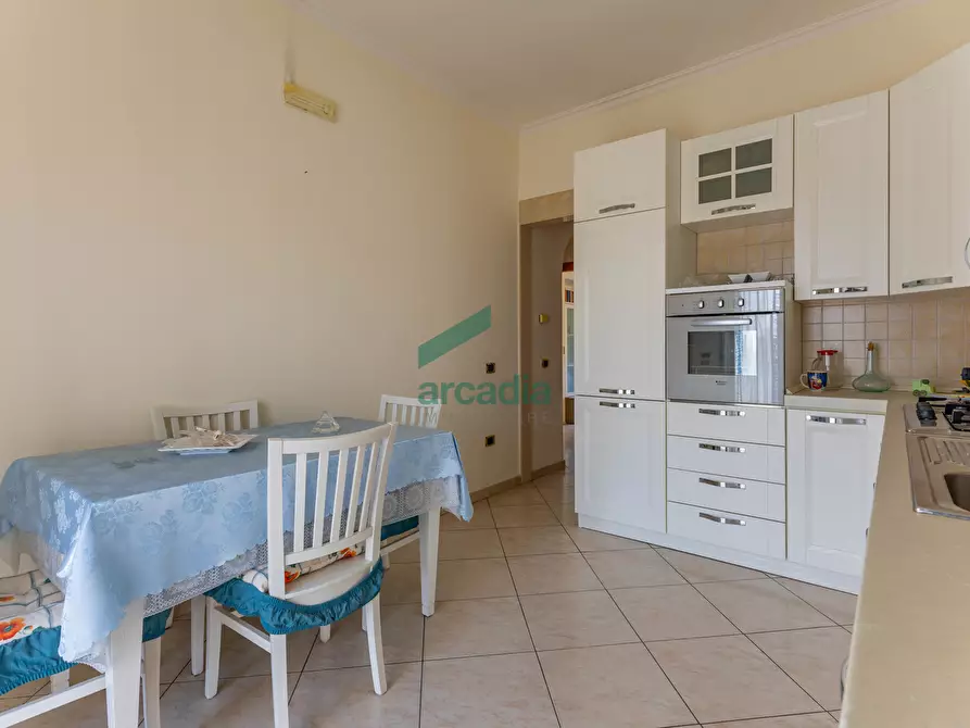 Immagine 22 di Quadrilocale in vendita  in Via Pordenone 12 a Bari