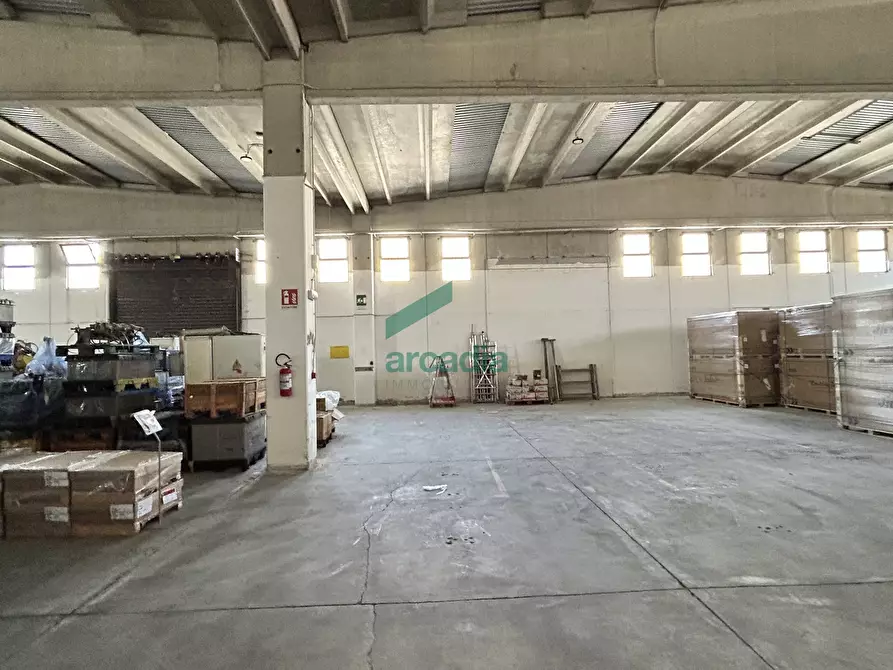 Immagine 15 di Attività artigianale in affitto  in SP231 98 a Terlizzi