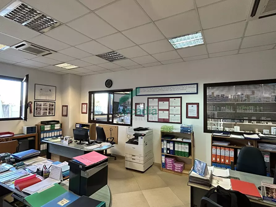 Immagine 29 di Attività artigianale in vendita  in Strada Provinciale Modugno-Bari 83 a Modugno