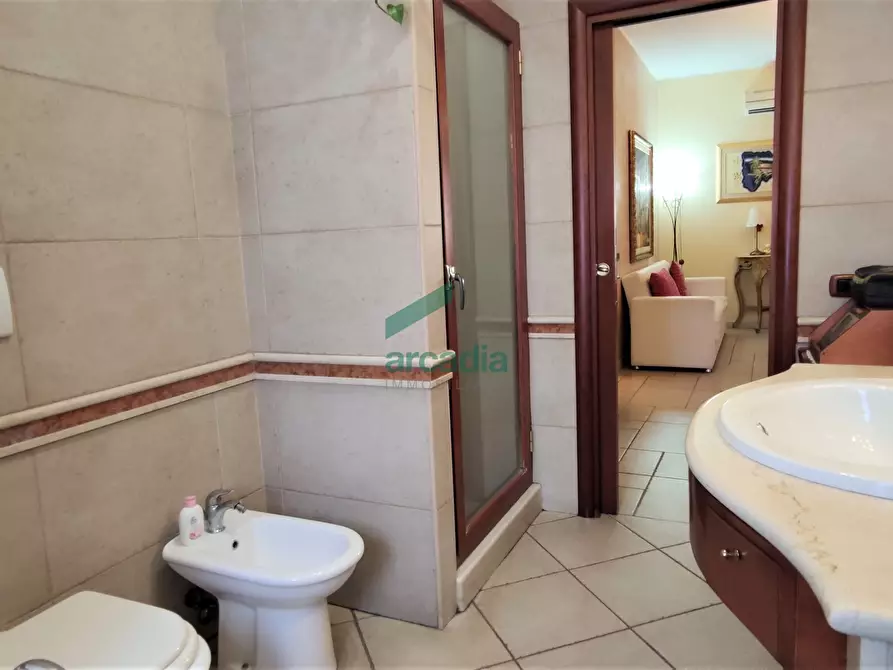 Immagine 11 di Trilocale in vendita  in Via Peucetia 72 a Bari