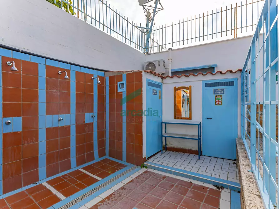 Immagine 46 di Locale commerciale in vendita  in Strada la Grava 16 a Bari