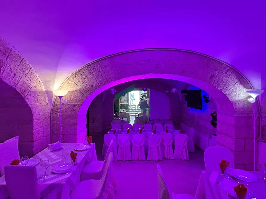 Immagine 2 di Magazzino in vendita  in Corso Cavour 192 a Bari