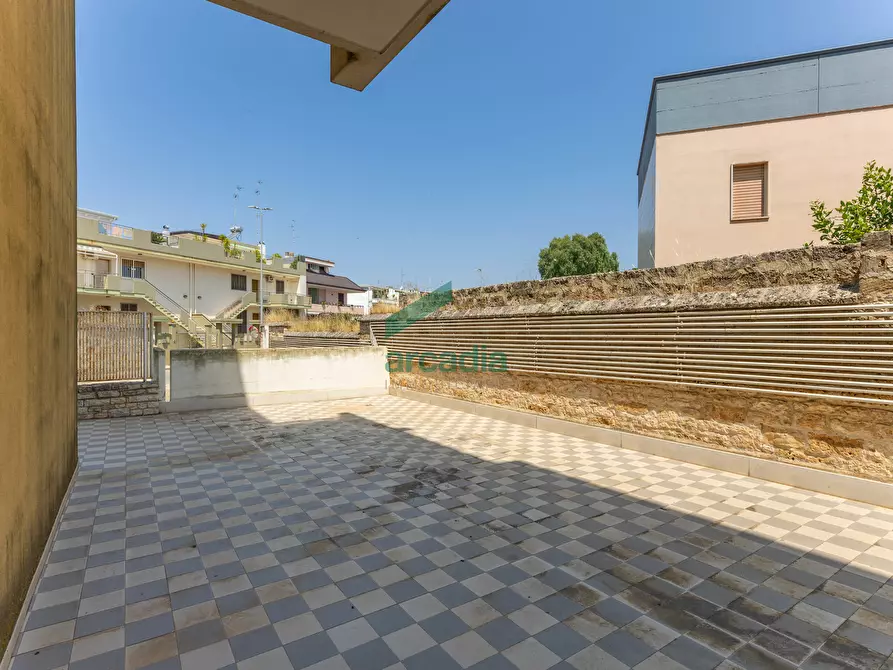 Immagine 35 di Trilocale in vendita  in Via Benigno Zaccagnini 1 a Bitetto