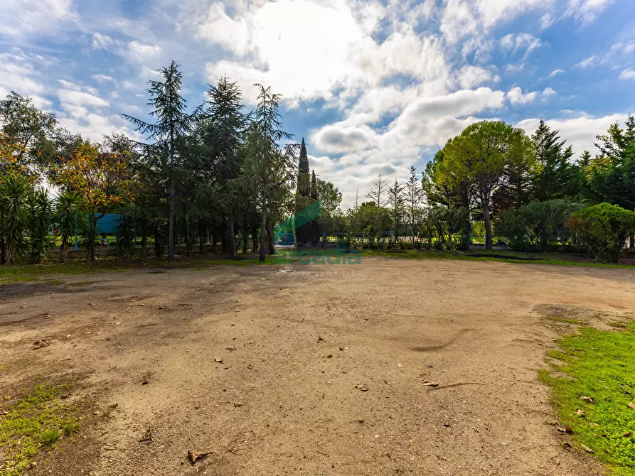 Immagine 53 di Locale commerciale in vendita  in Strada la Grava 16 a Bari