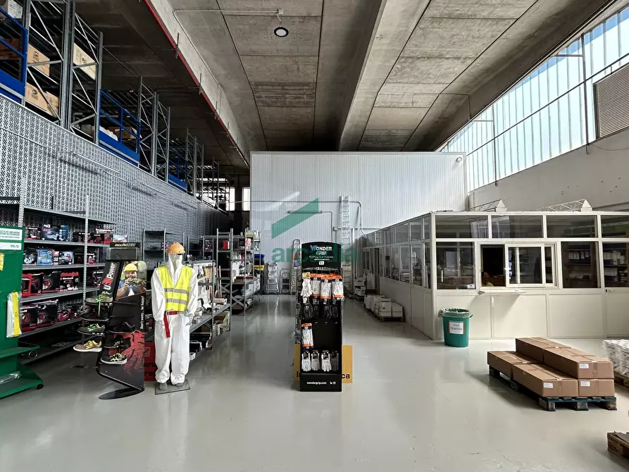 Immagine 14 di Attività artigianale in vendita  in SP54 km 1 a Modugno