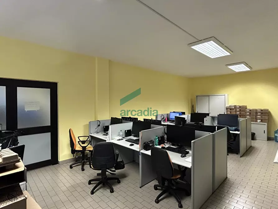 Immagine 18 di Ufficio in vendita  in Via Saverio Milella 2/bis a Bari