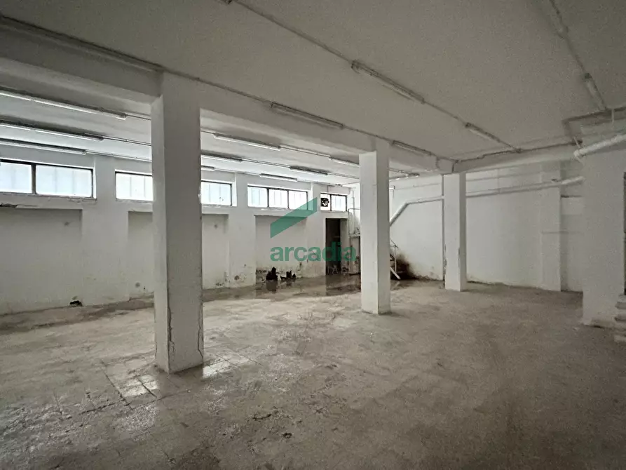 Immagine 1 di Garage in vendita  in Via Monte San Michele 104 a Bari