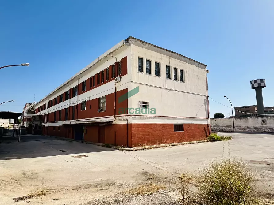 Immagine 28 di Attività artigianale in vendita  in Viale Biagio Accolti Gil 22 a Bari