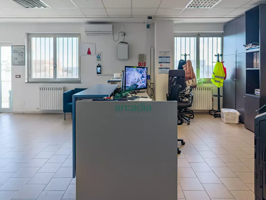 Immagine 9 di Attività artigianale in vendita  in Via Casamassima 91 a Capurso