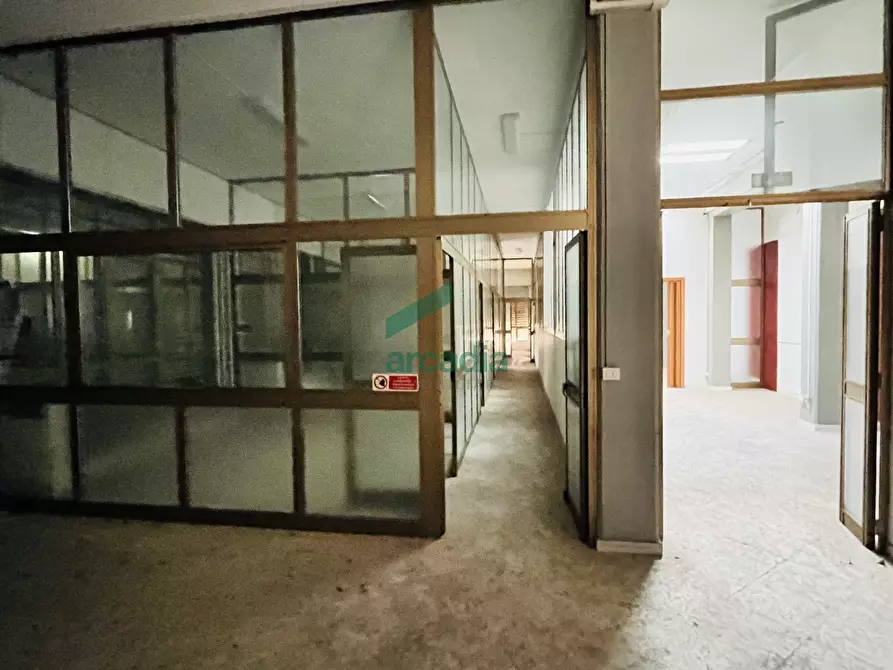 Immagine 24 di Attività artigianale in vendita  in Viale Biagio Accolti Gil 22 a Bari