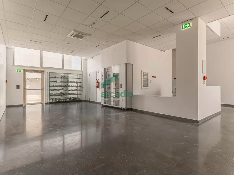 Immagine 39 di Attività artigianale in vendita  in Via dei Gigli 21 a Modugno