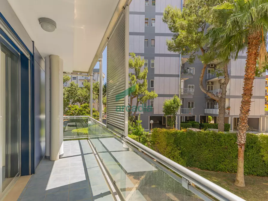 Immagine 34 di Quadrilocale in vendita  in Viale Louis Pasteur 15A a Bari
