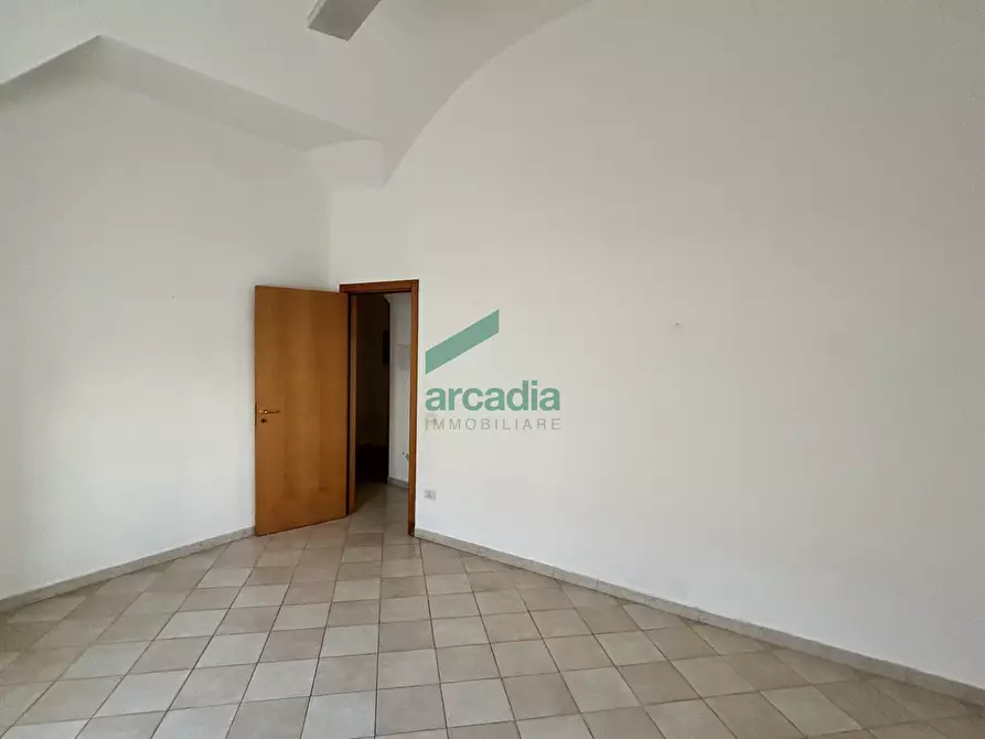 Immagine 12 di Locale commerciale in affitto  in Via Bellino 4 a Bitritto