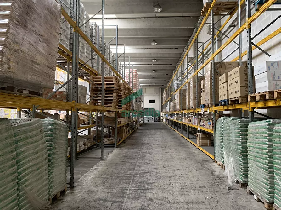 Immagine 5 di Attività artigianale in vendita  in Via dei Gladioli 6 a Modugno