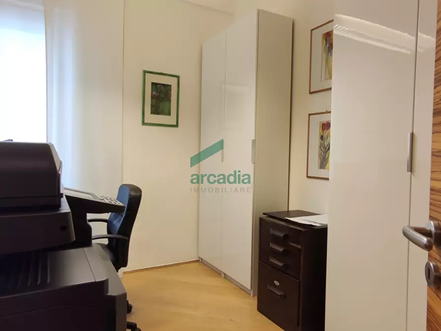 Immagine 14 di Ufficio in vendita  in Via Papa Giovanni Paolo I' 10/E a Bari